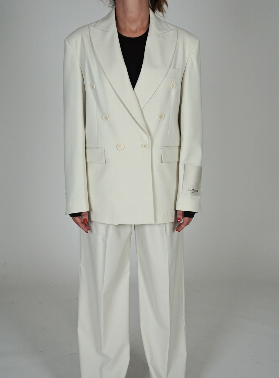 Pantalone Bianco a Vita Alta – Pulito, ma con personalità