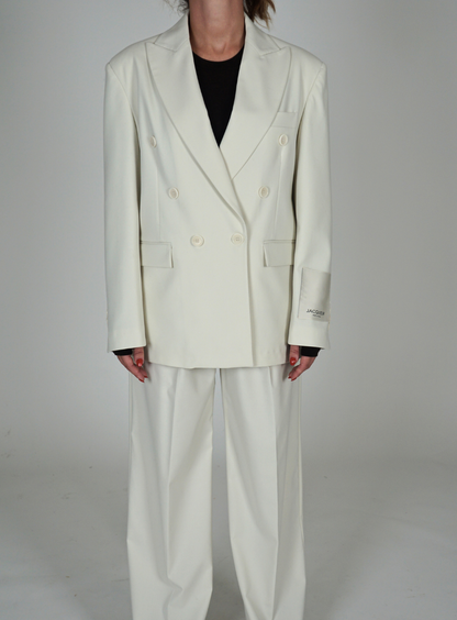 Pantalone Bianco a Vita Alta – Pulito, ma con personalità