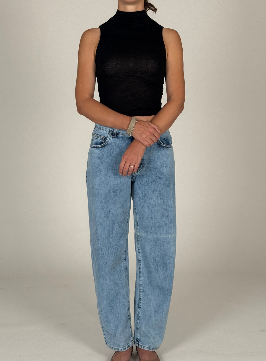 Collo alto smanicata